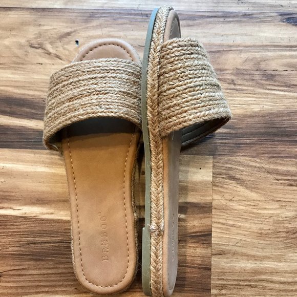 Stylish Espadrille Slip-On Sandals - Picture 2 of 2